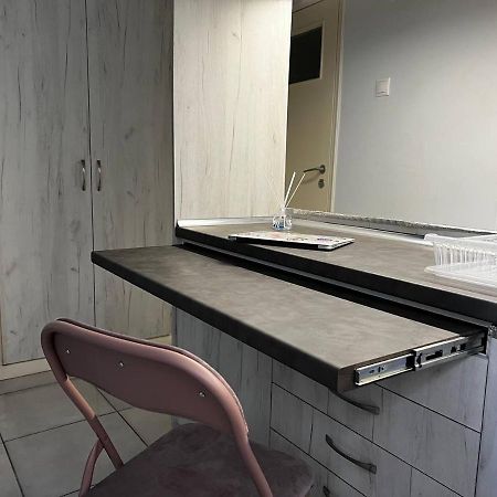 Central Renovated Studio Apartment เอเธนส์ ภายนอก รูปภาพ