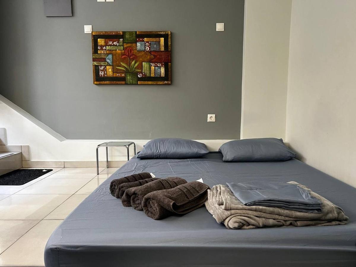 Central Renovated Studio Apartment เอเธนส์ ภายนอก รูปภาพ